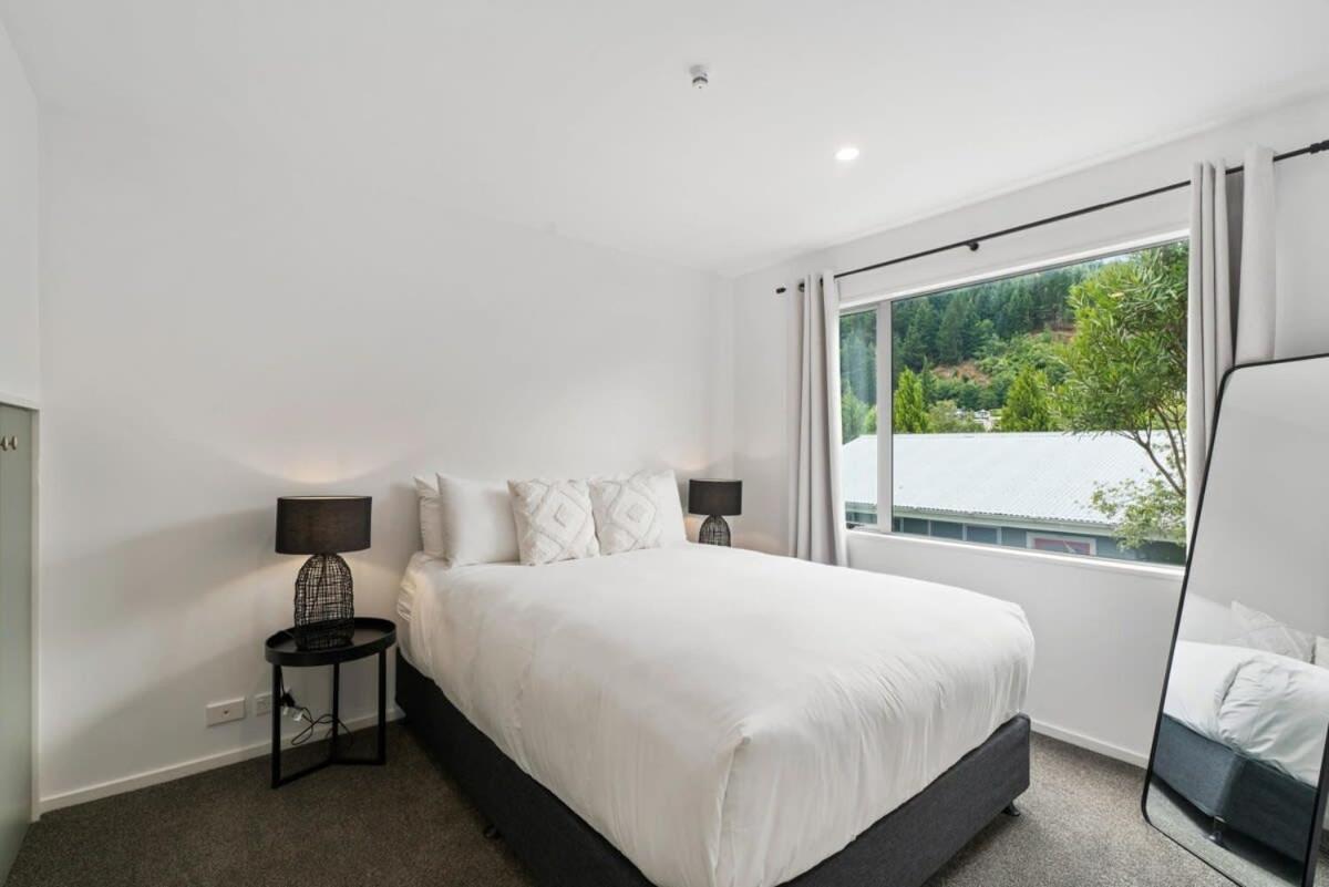 Central Queenstown Luxury 外观 照片