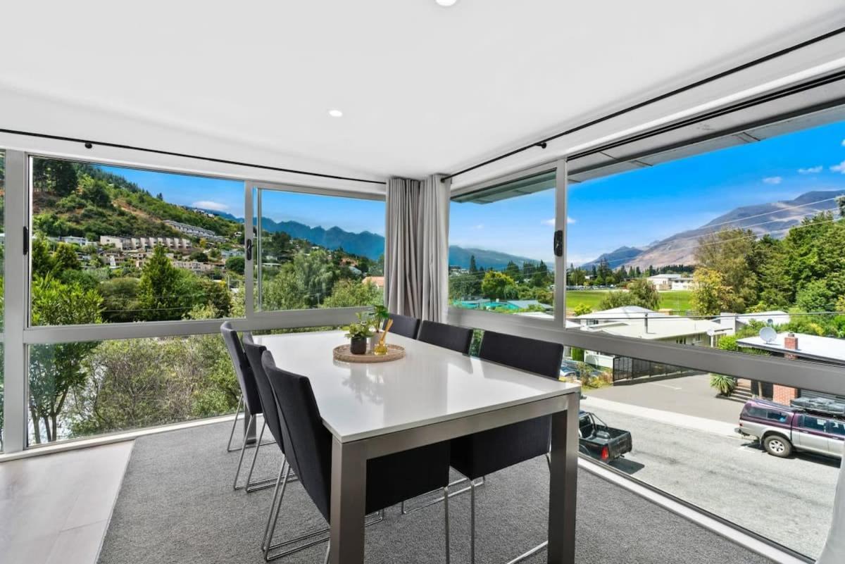 Central Queenstown Luxury 外观 照片