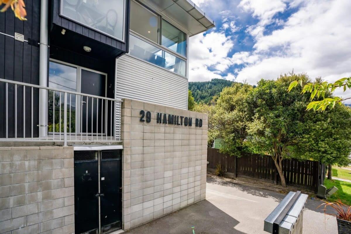 Central Queenstown Luxury 外观 照片